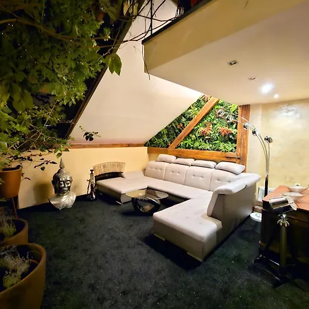 69 - Old Town, 125m2, Free Parking, View براتسيلافا